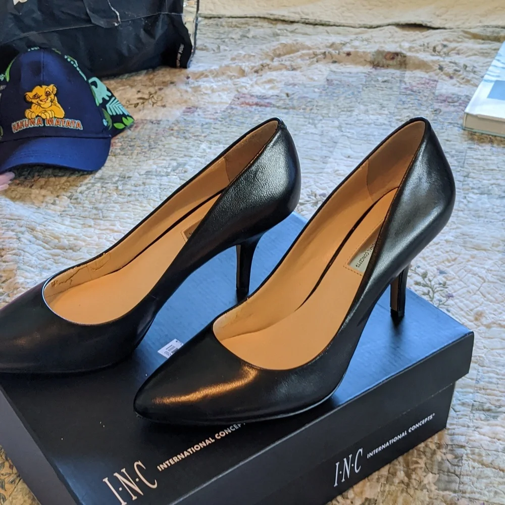 INC black heels - Picture 2 of 7
